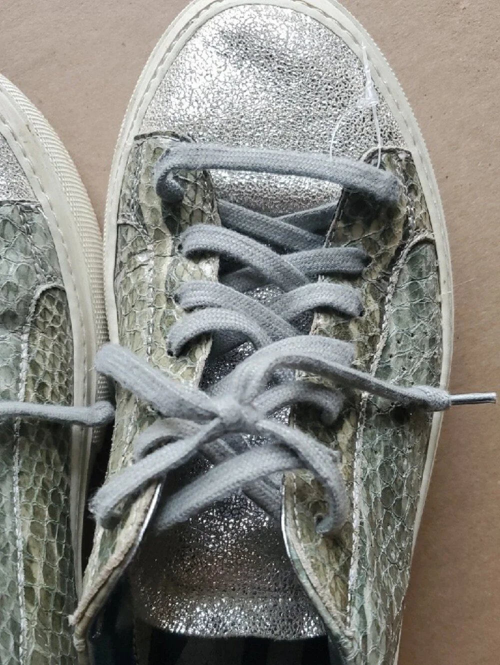 P448 Women's Sneakers in Metallic Silver and Light Crocodile Green 39 (8.5)